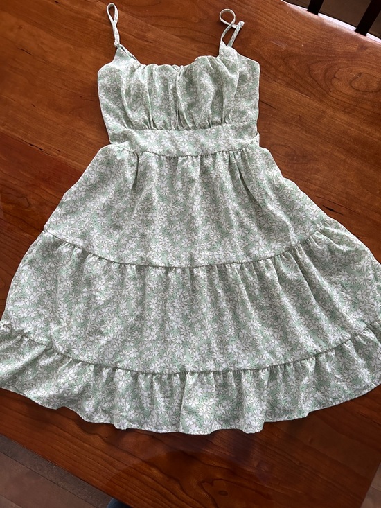 Dresses & Skirts - Women’s Light Green Floral Tiered Sundress with Spaghetti Straps